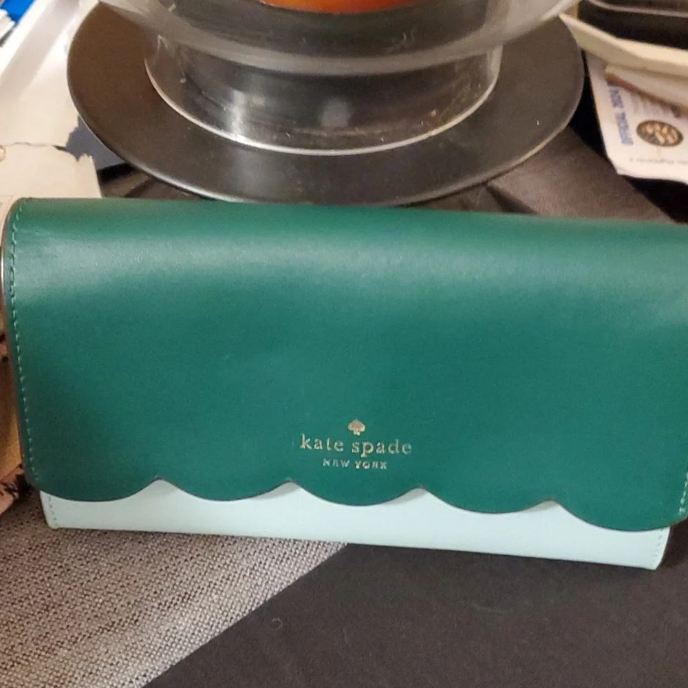 kate spade green and gold scalloped clutch/wallet